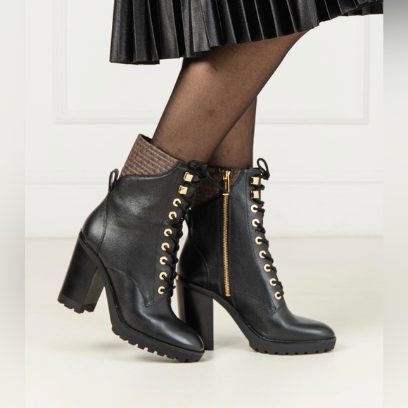 Michael Kors RARE Bastian black leather lace-up heeled ankle boots 8M - Picture 1 of 15